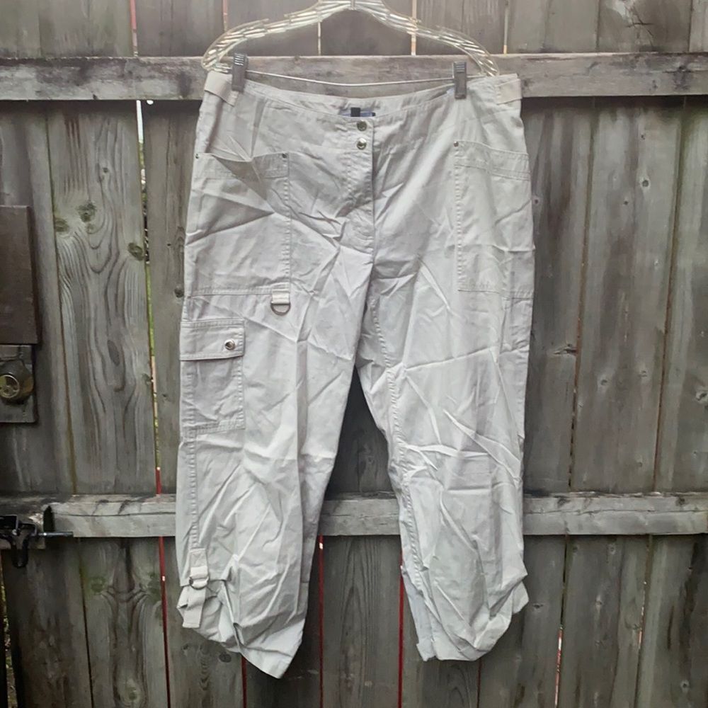 Jones New York capris sz. 14 wide